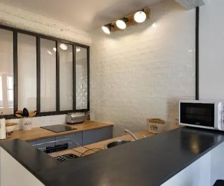 Carignan Apartment